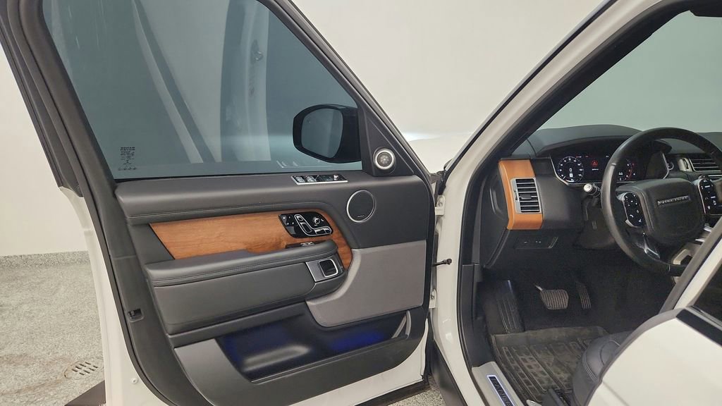 Used 2019 Land Rover Range Rover Supercharged AWD/4WD image 10