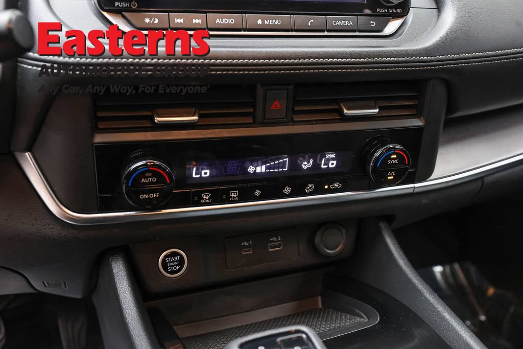 Used 2023 Nissan Rogue SV AWD/4WD image 19