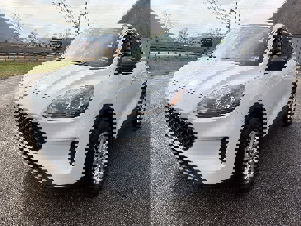 Used 2022 Ford Escape SE image 9