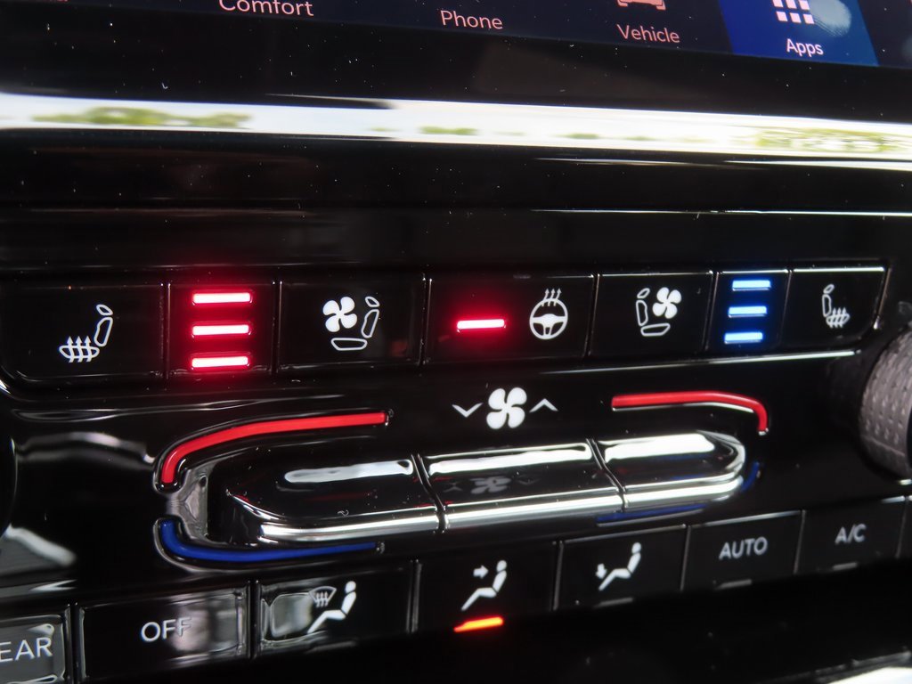 New 2025 Jeep Grand Cherokee Limited w/ Luxury Tech Group II image 11