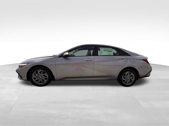 New 2025 Hyundai Elantra Blue image 8
