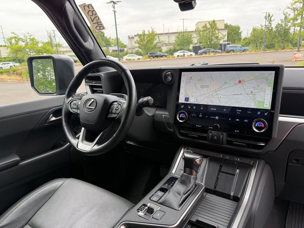 Used 2024 Lexus GX 550 w/ Cold Area Package AWD/4WD image 21