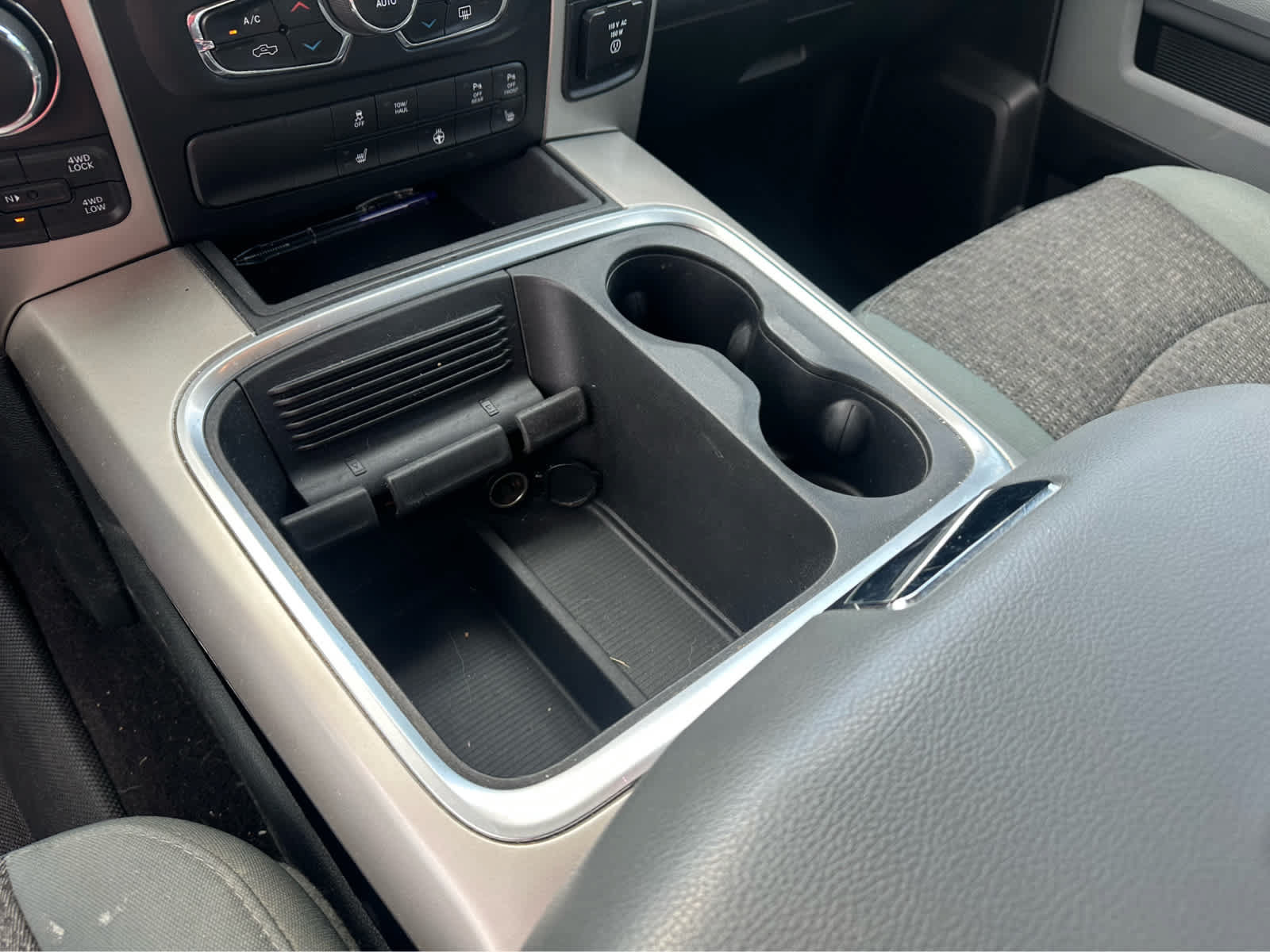 Used 2017 RAM 1500 Big Horn AWD/4WD image 16