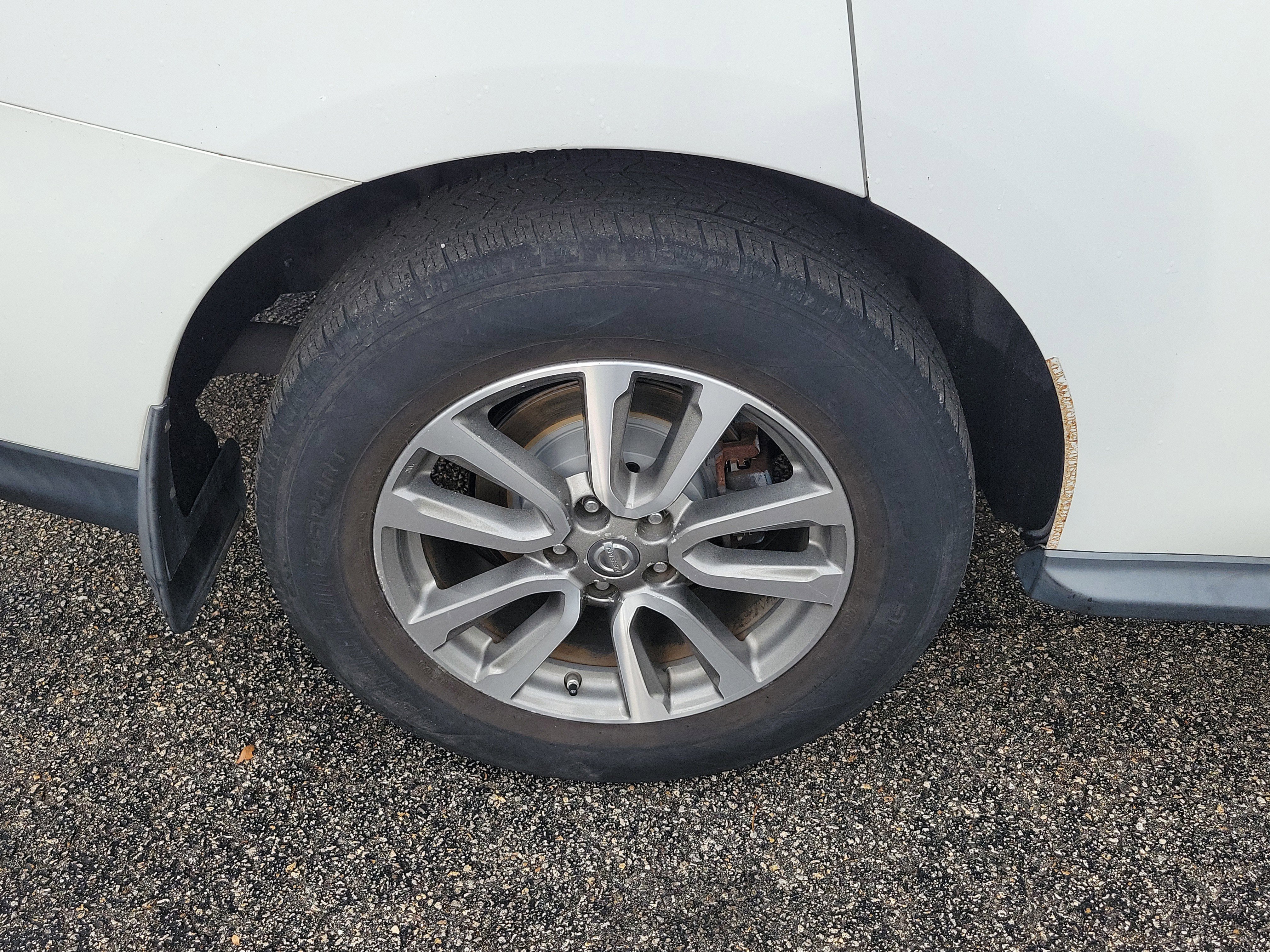 Used 2013 Nissan Pathfinder SV image 40