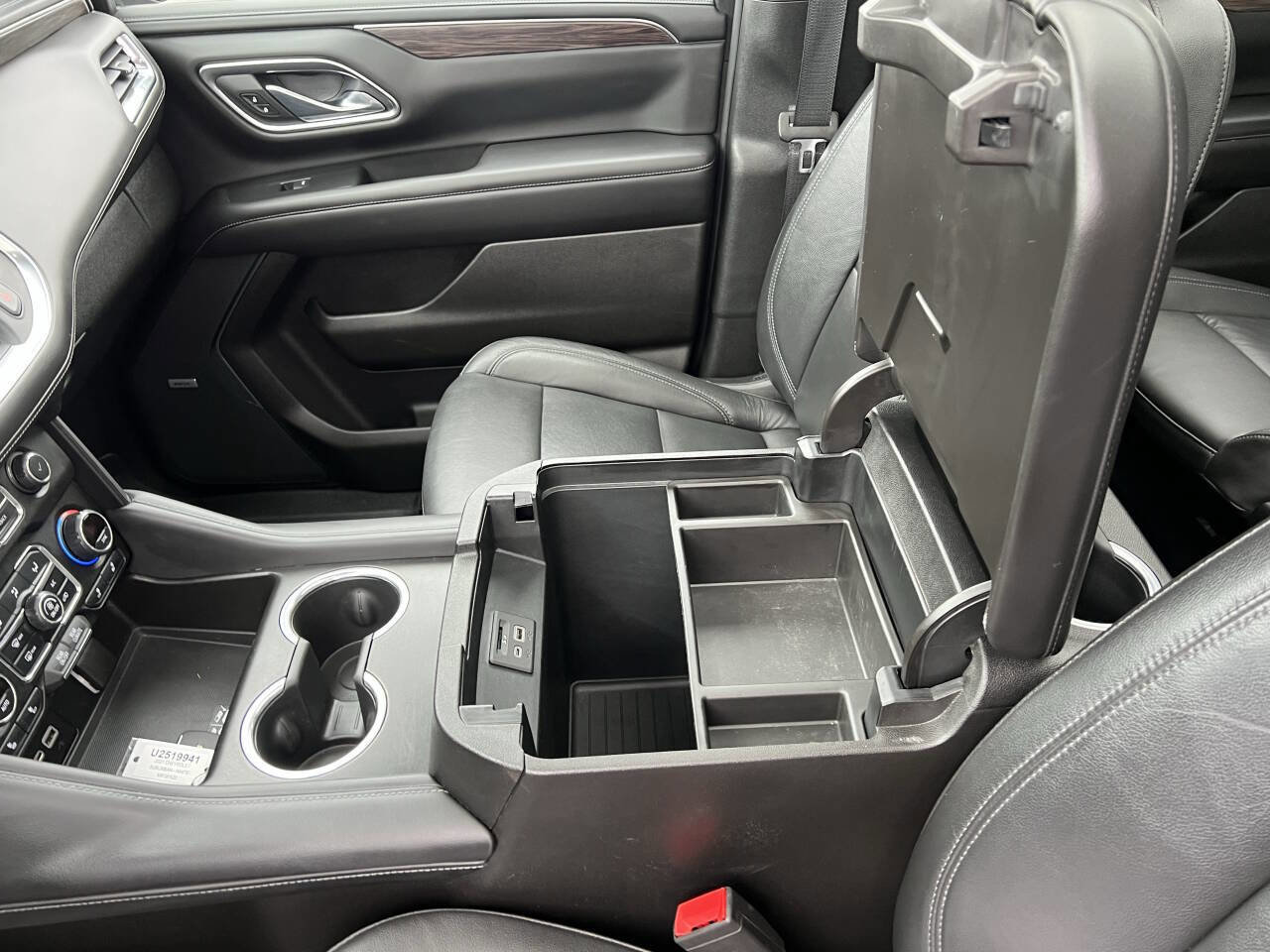 Used 2021 Chevrolet Suburban Z71 w/ Z71 Signature Package image 15