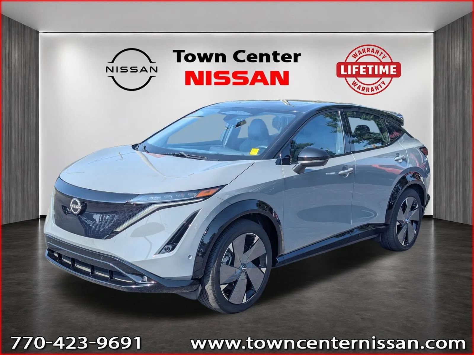 Used 2023 Nissan Ariya AWD/4WD image 3