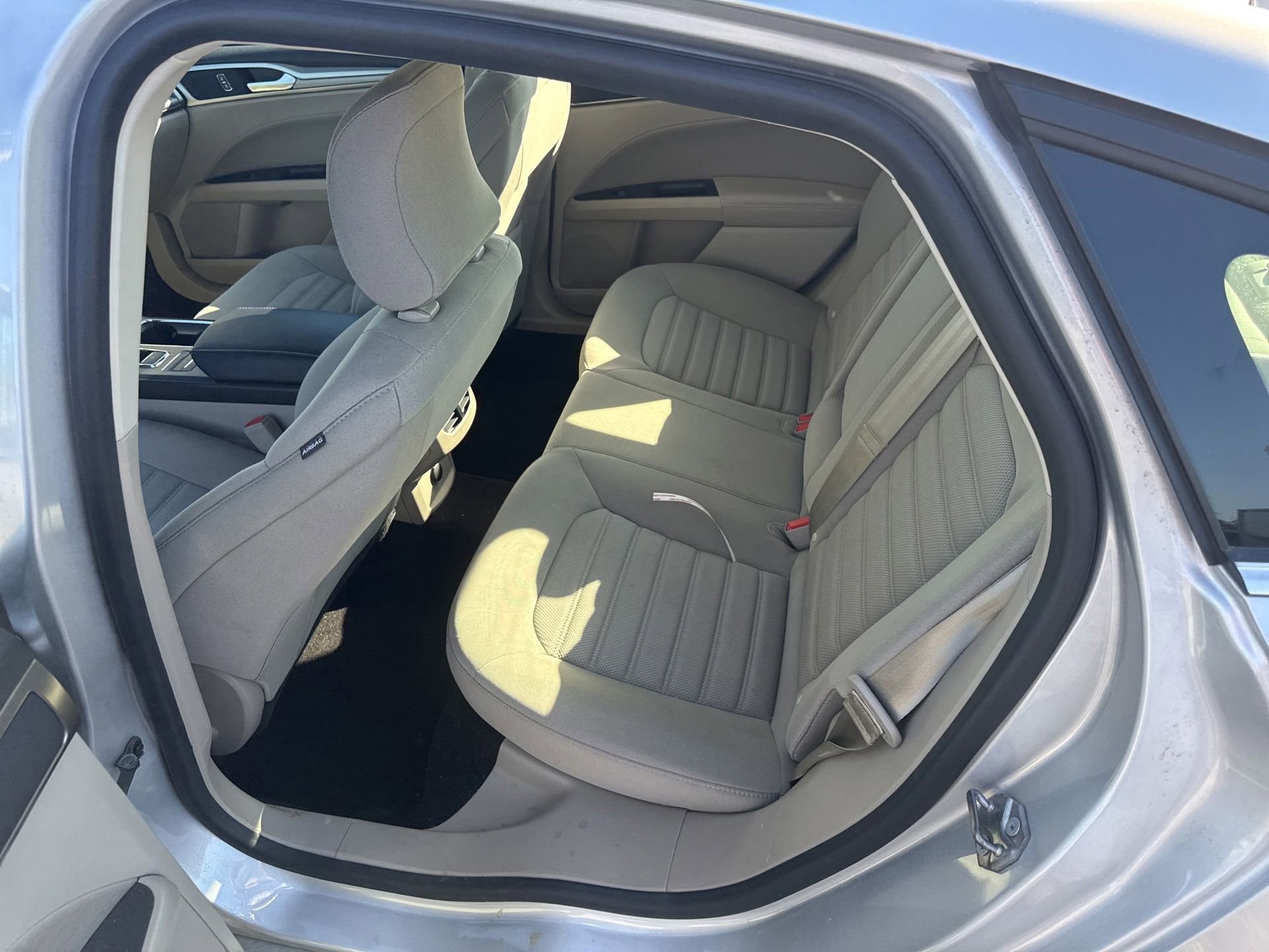 Used 2019 Ford Fusion SE FWD image 10
