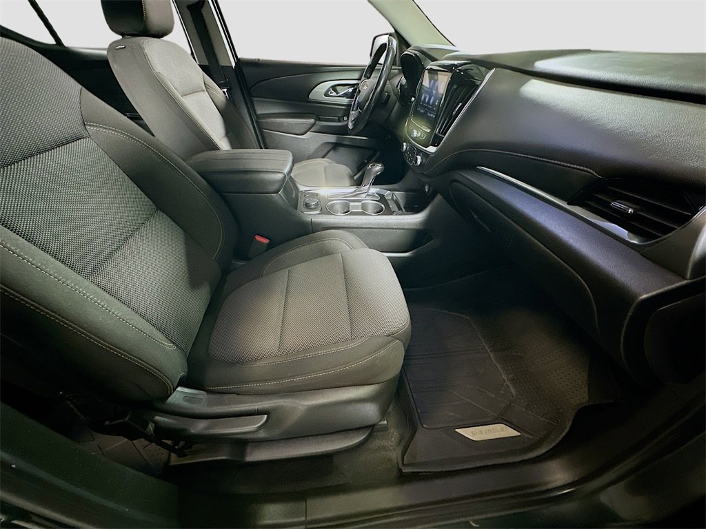 Used 2020 Chevrolet Traverse LT image 30