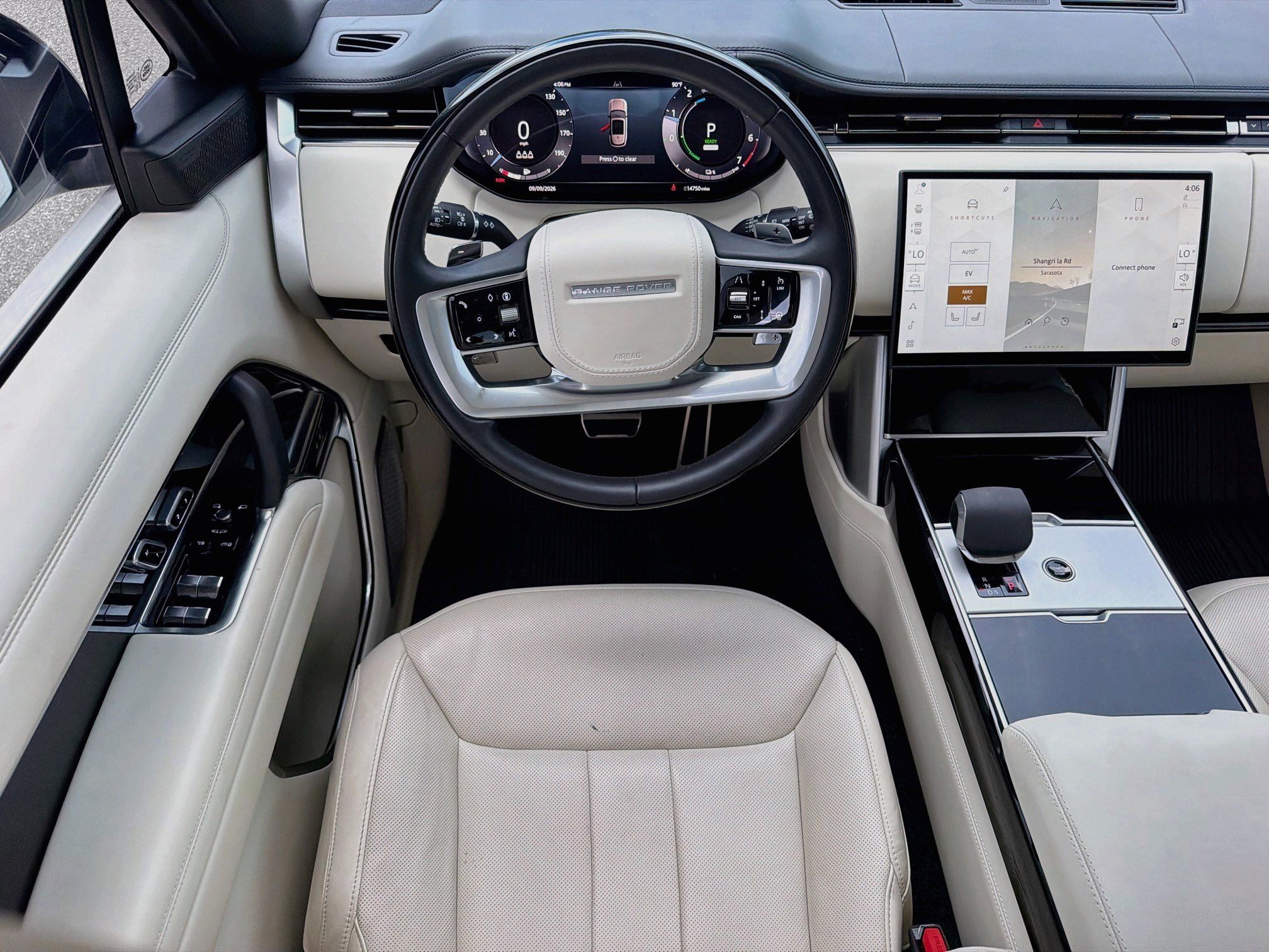 Used 2025 Land Rover Range Rover Autobiography AWD/4WD image 16