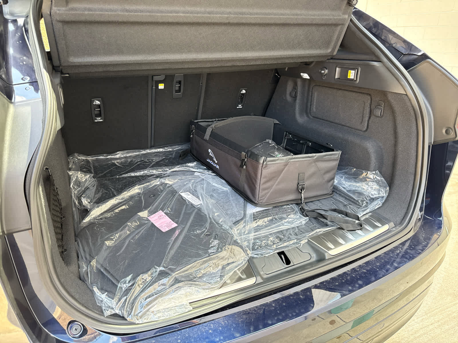 New 2026 Jaguar F-PACE R-Dynamic S image 18