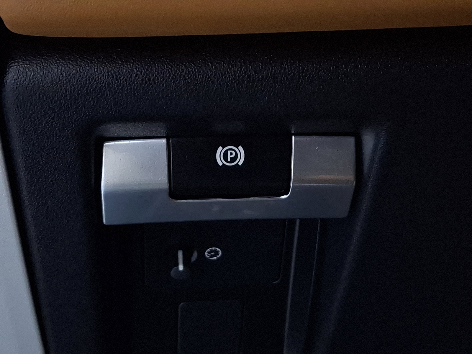 Certified 2024 Land Rover Defender 110 S image 24