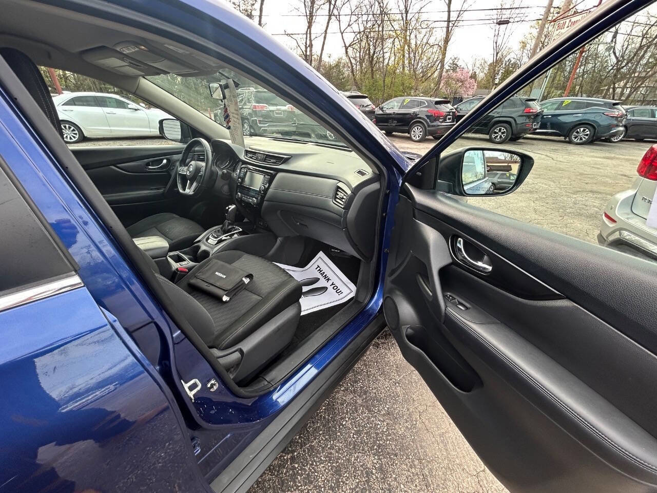 Used 2018 Nissan Rogue SV image 9