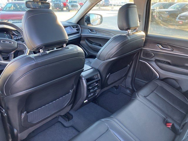 Used 2022 Jeep Grand Cherokee Limited 4xe image 23