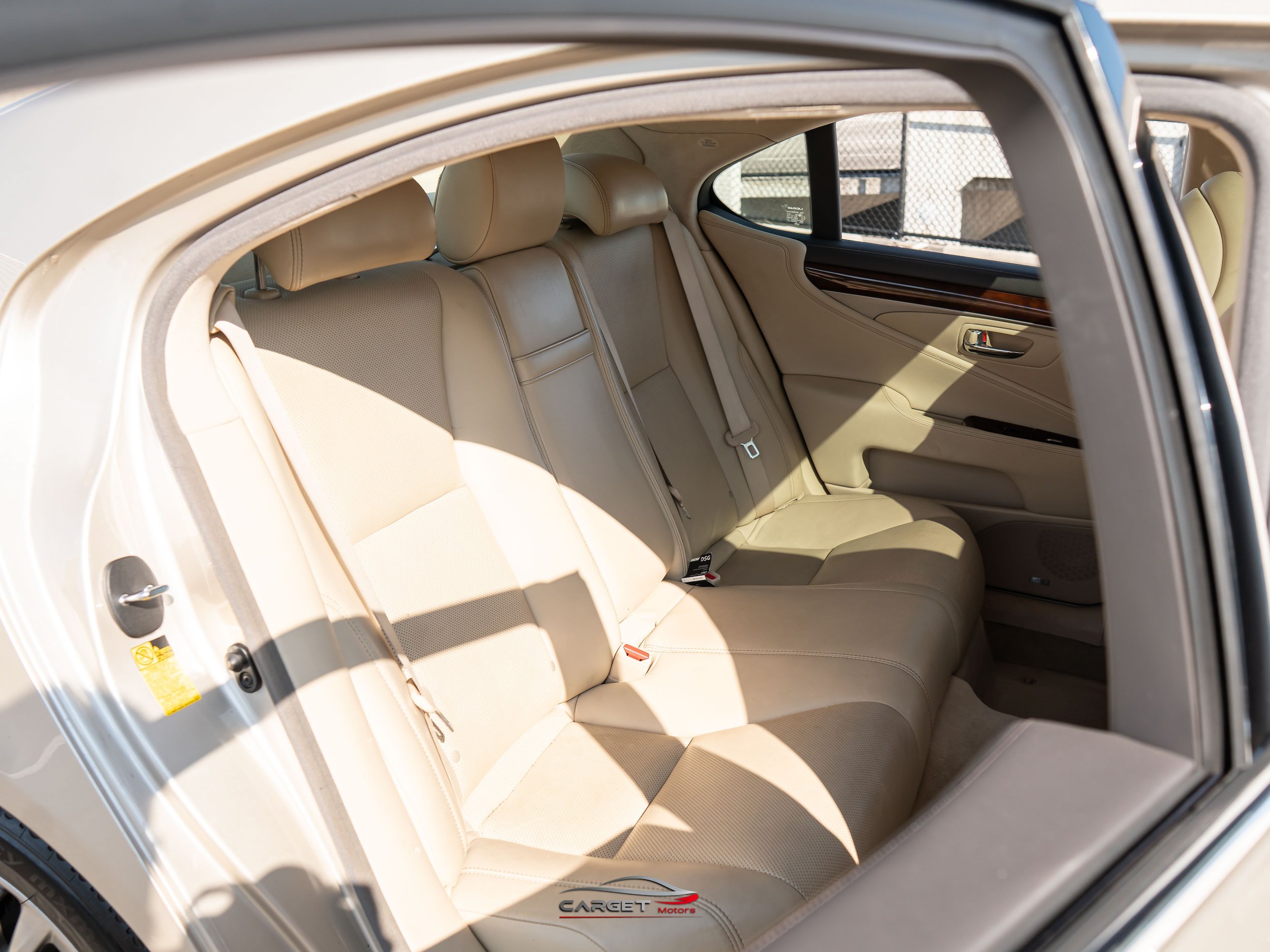 Used 2015 Lexus LS 460 AWD w/ Comfort Package image 17