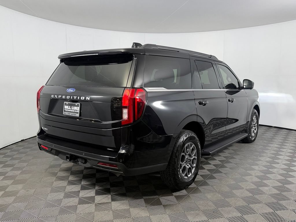 Used 2025 Ford Expedition Active AWD/4WD image 5