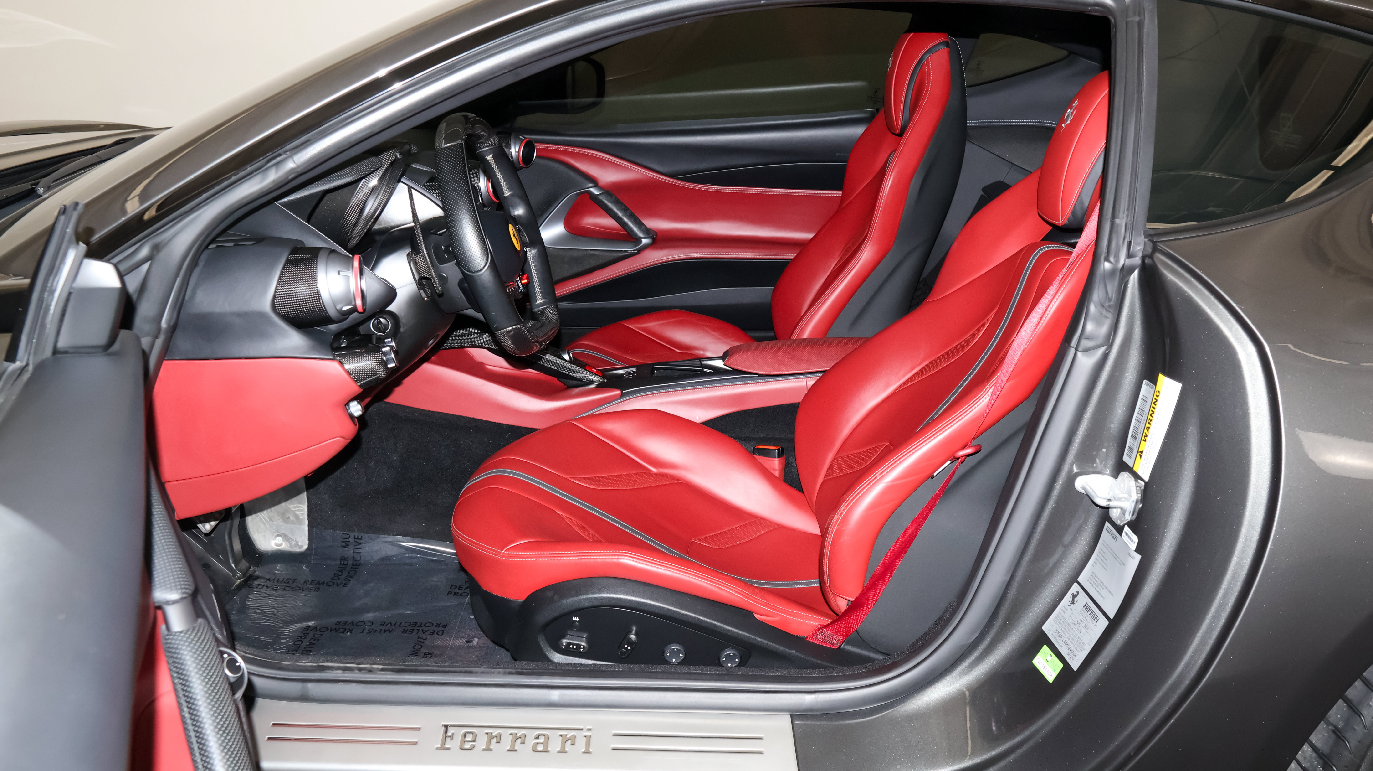 Used 2019 Ferrari 812 Superfast RWD image 13