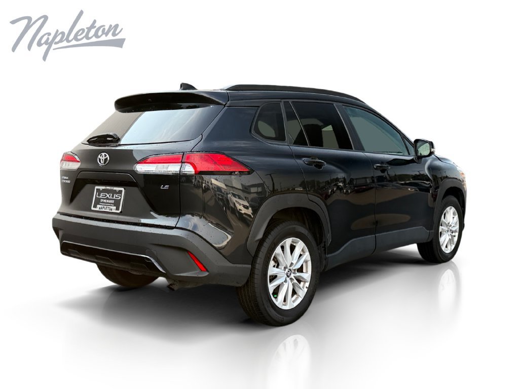 Used 2025 Toyota Corolla Cross LE FWD image 6