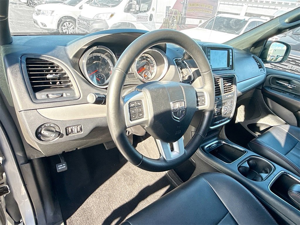 Used 2019 Dodge Grand Caravan GT image 12