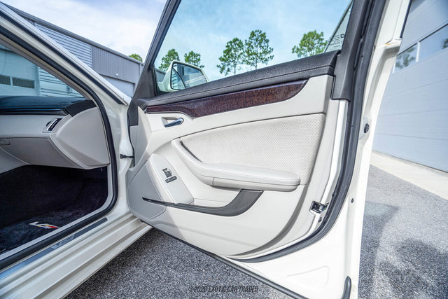 Used 2011 Cadillac CTS V RWD image 39