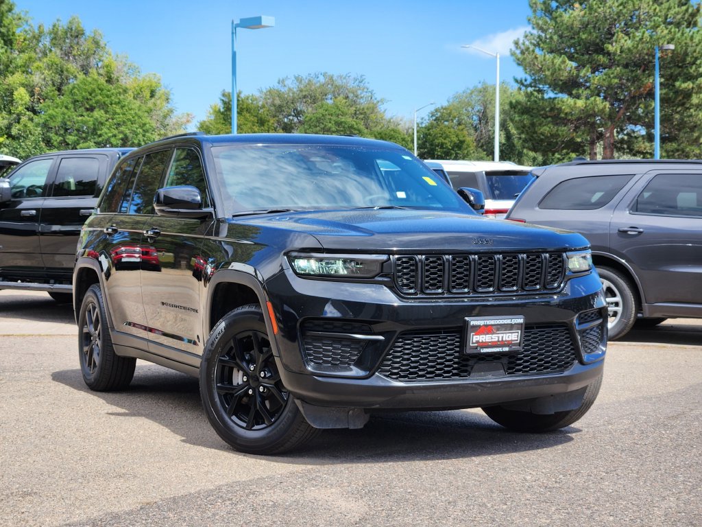 Used 2025 Jeep Grand Cherokee Altitude