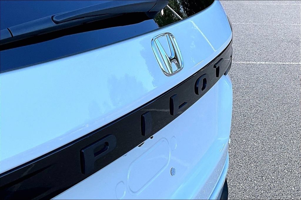 Certified 2024 Honda Pilot Elite image 24