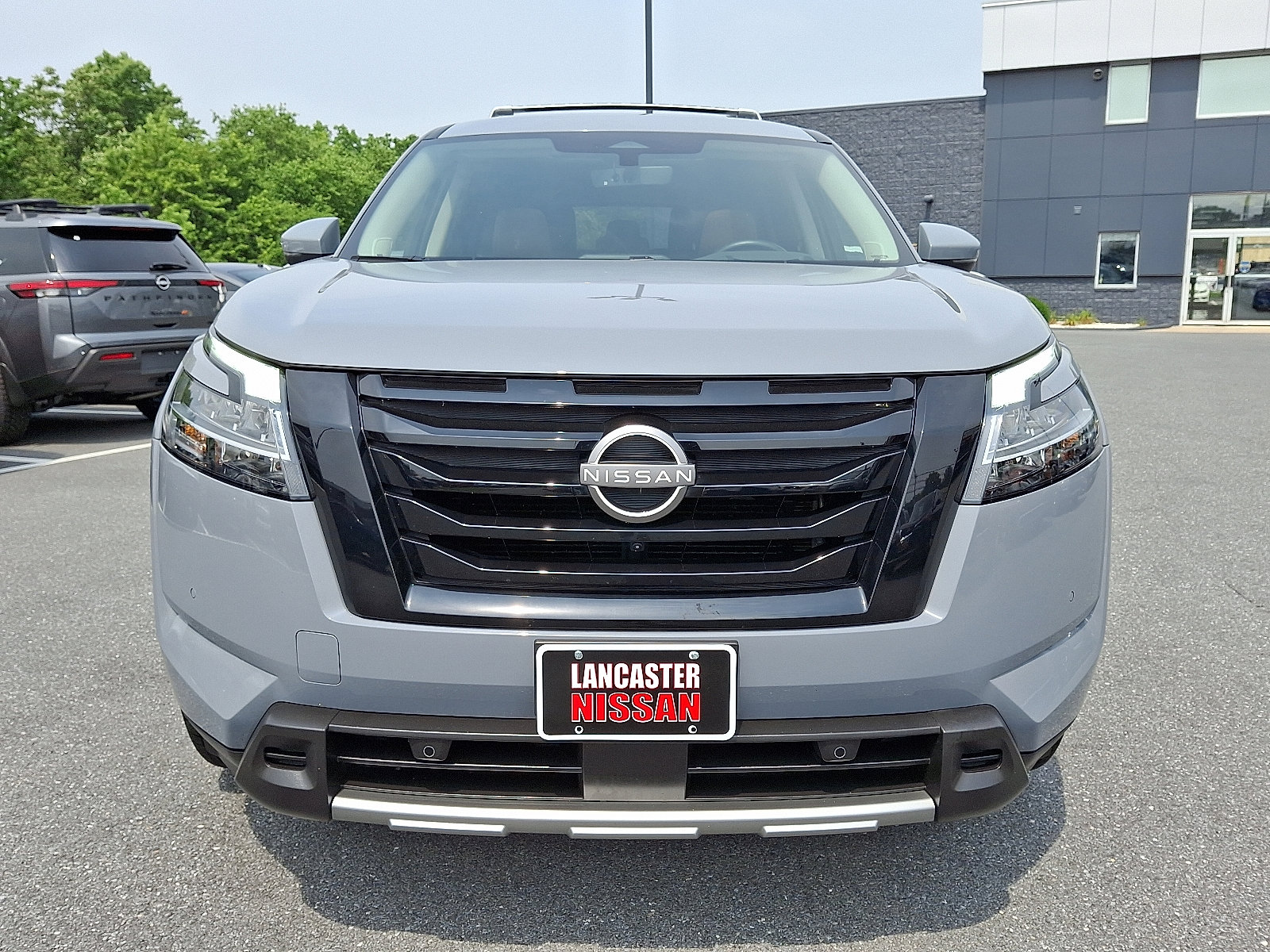 Certified 2023 Nissan Pathfinder Platinum w/ Black Appearance Package image 2