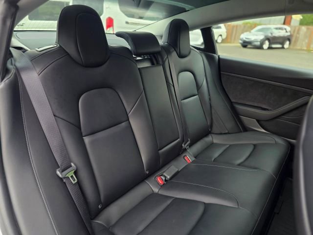 Used 2020 Tesla Model 3 Standard Range Plus image 31