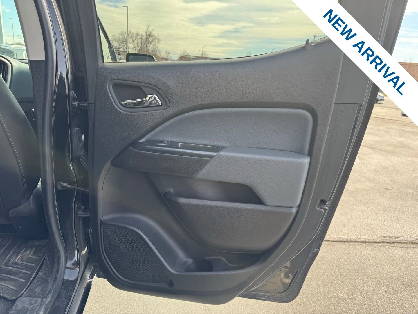 Used 2022 Chevrolet Colorado Z71 w/ Z71 Midnight Edition image 12