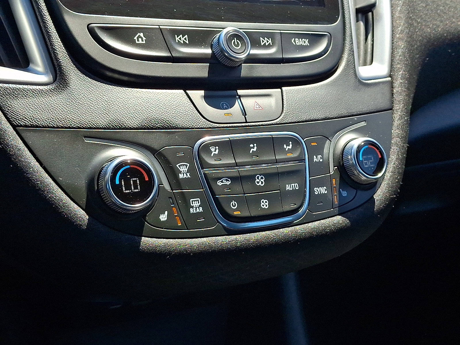 Used 2025 Chevrolet Malibu LT FWD image 15