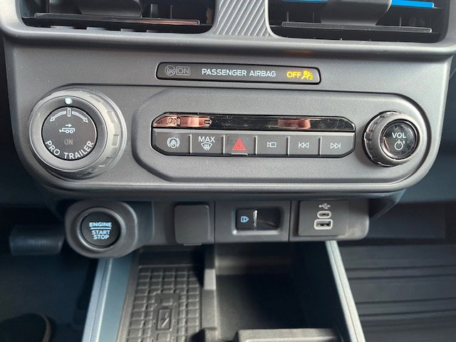 New 2025 Ford Maverick Lobo image 18