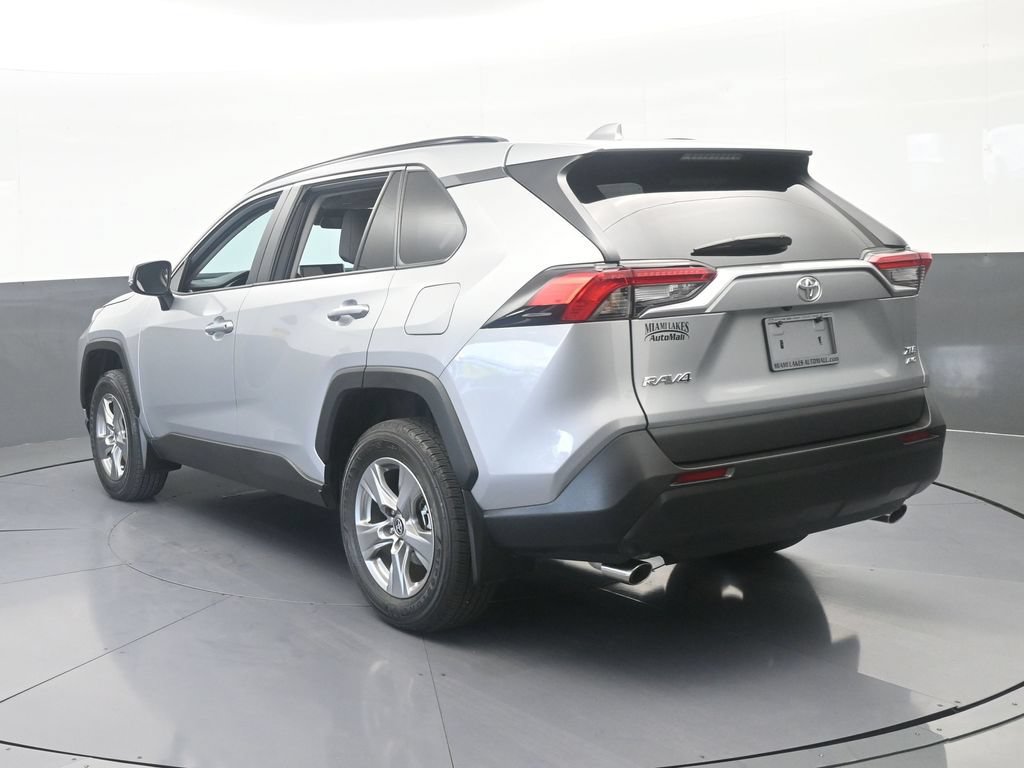 Used 2025 Toyota RAV4 XLE AWD/4WD image 4