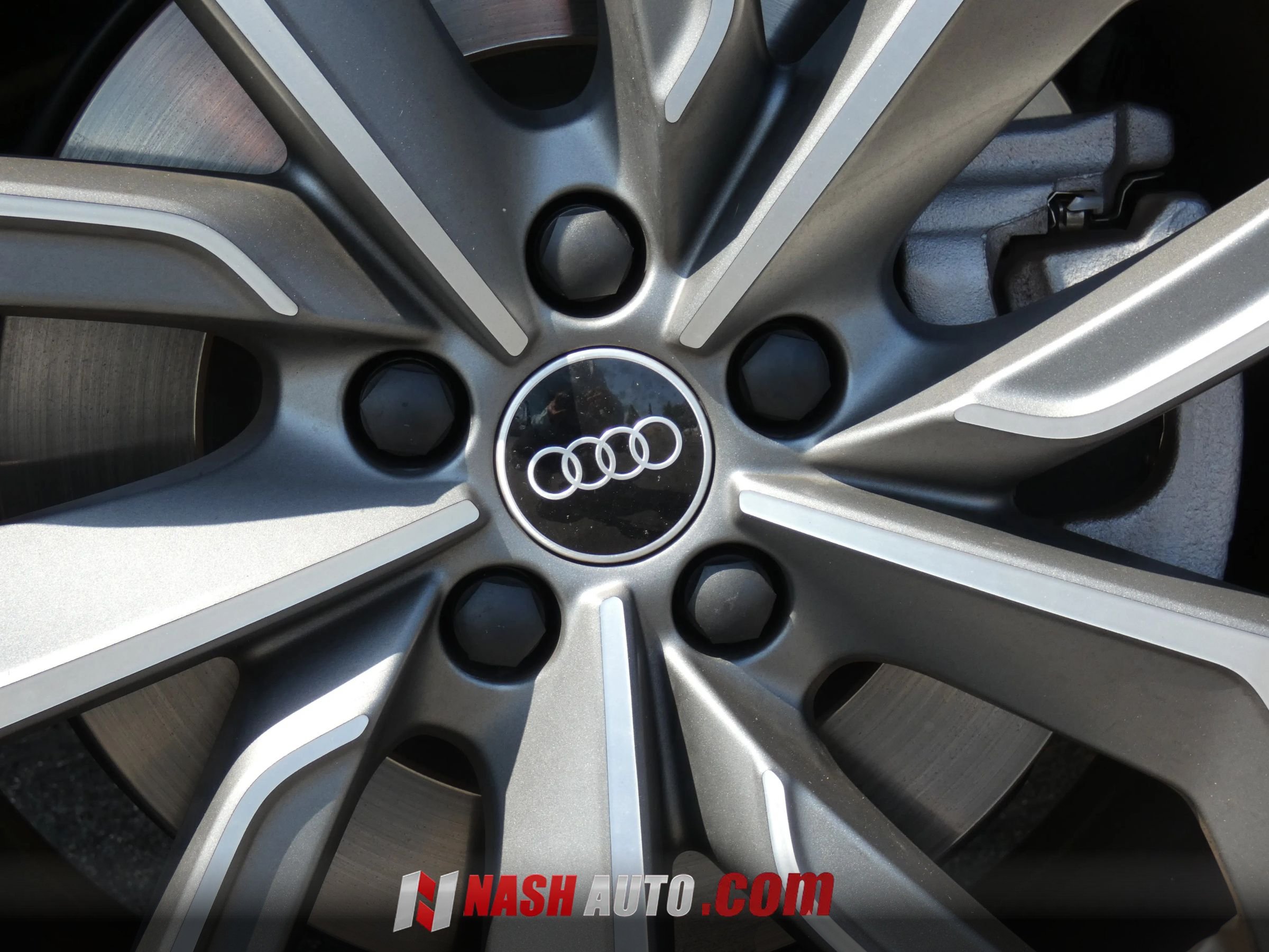 Used 2021 Audi e-tron Premium Plus AWD/4WD image 21