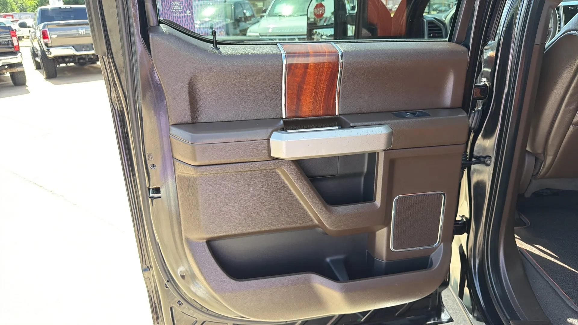 Used 2019 Ford F250 King Ranch w/ King Ranch Ultimate Package AWD/4WD image 11