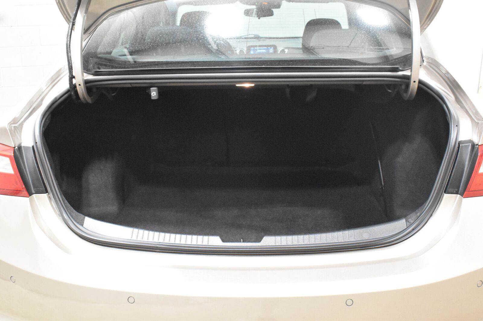 Used 2025 Chevrolet Malibu LT FWD image 25