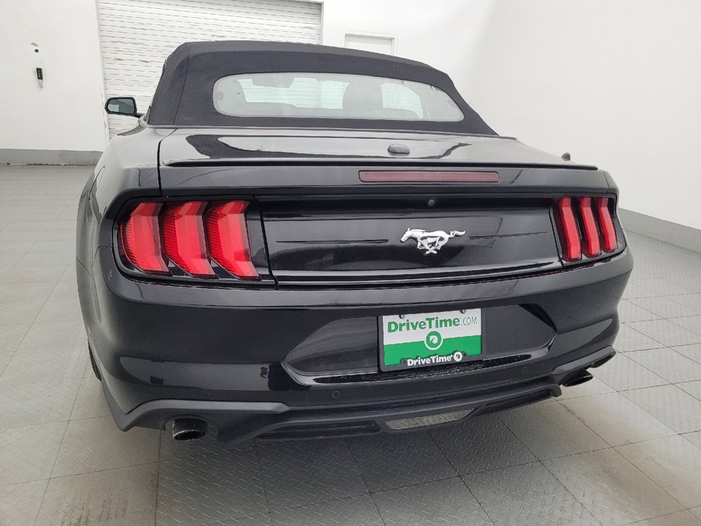 Used 2022 Ford Mustang Premium RWD image 6