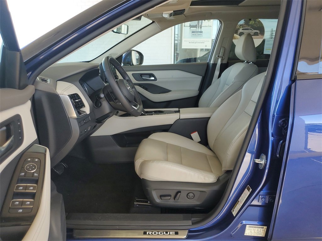 Used 2022 Nissan Rogue SL w/ SL Premium Package image 9