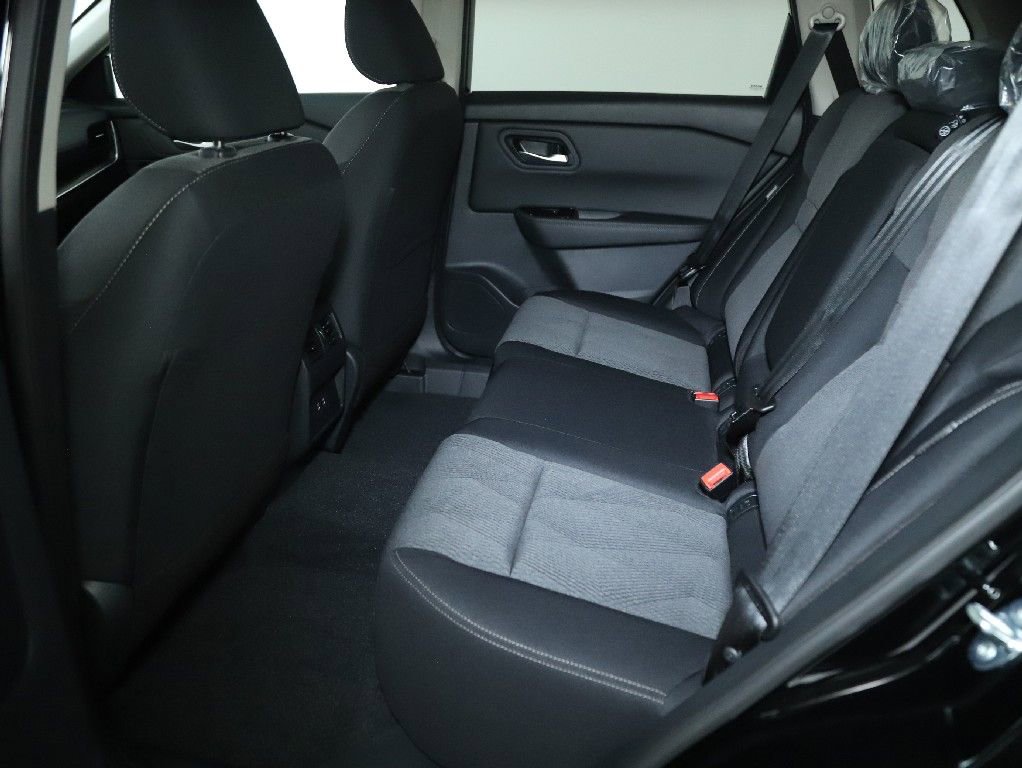 Certified 2026 Nissan Rogue SV image 14