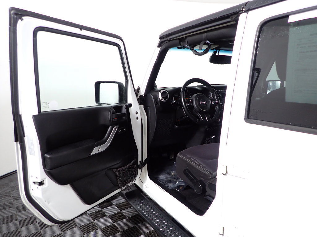 Used 2013 Jeep Wrangler Unlimited Sahara w/ Dual Top Group AWD/4WD image 16