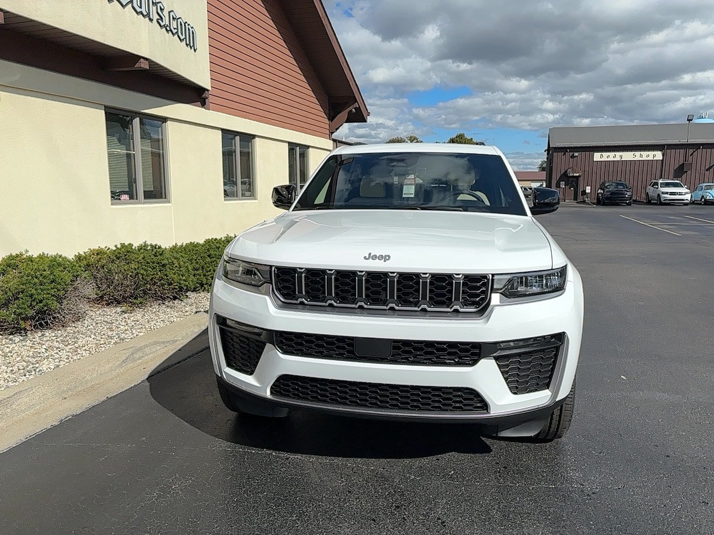 New 2027 Jeep Grand Cherokee L Limited AWD/4WD image 4