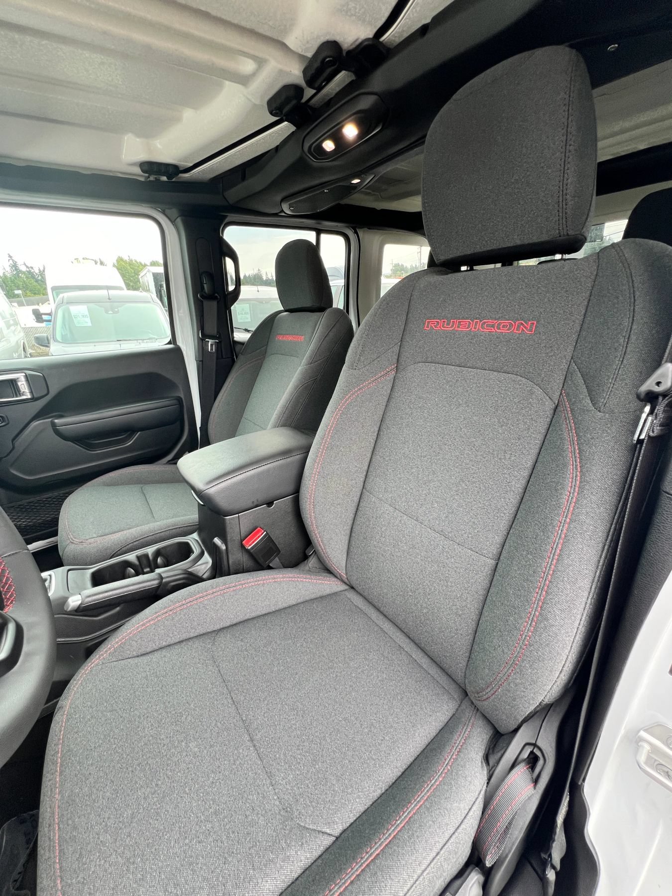 Used 2025 Jeep Wrangler Unlimited Rubicon AWD/4WD image 11