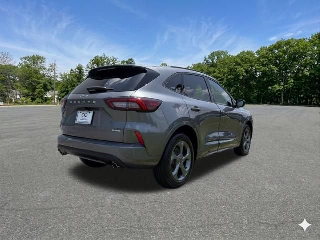 Used 2024 Ford Escape ST-Line w/ Tech Pack #1 AWD/4WD image 9