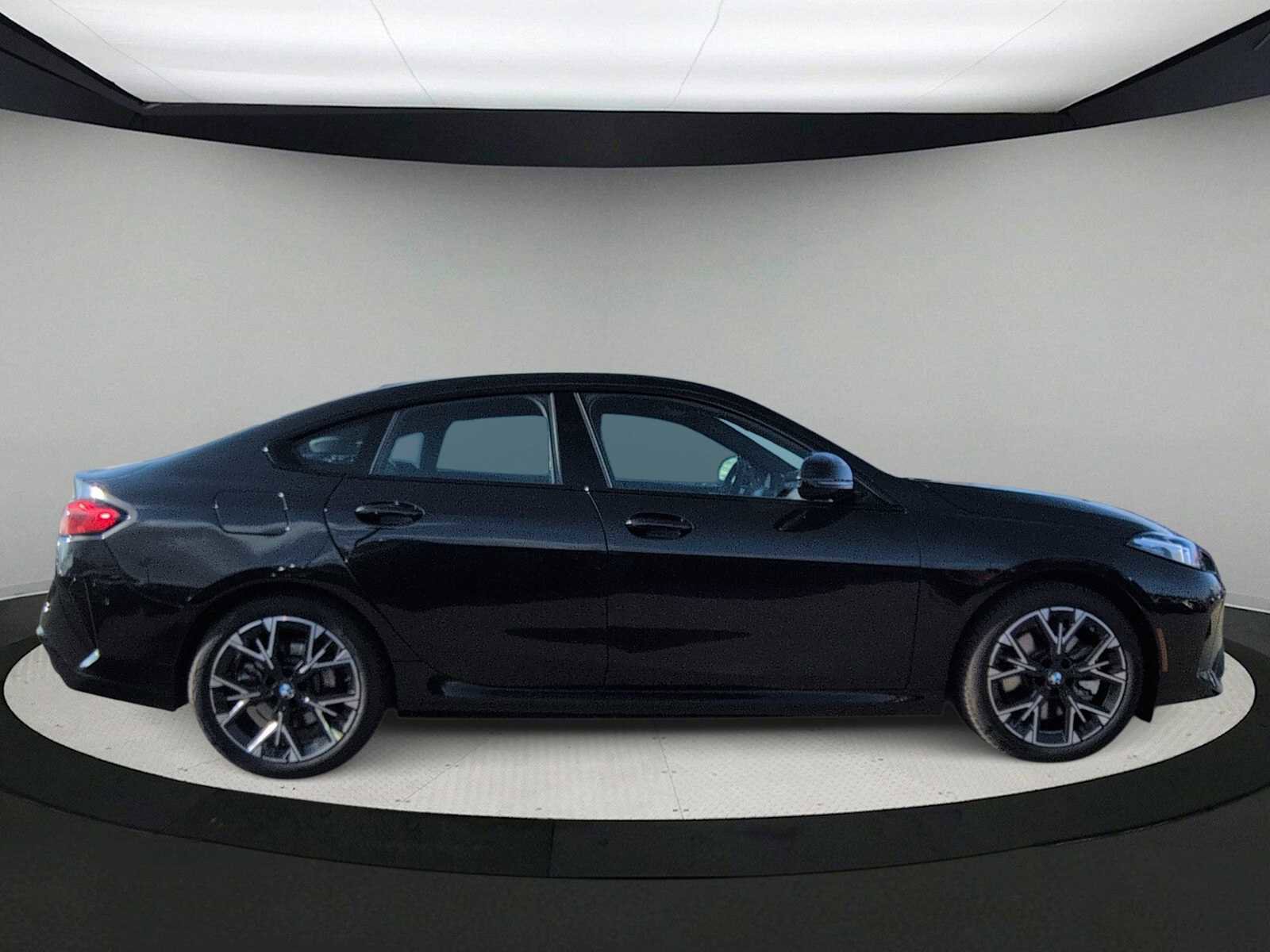 Used 2025 BMW 228i xDrive w/ Technology Package image 9