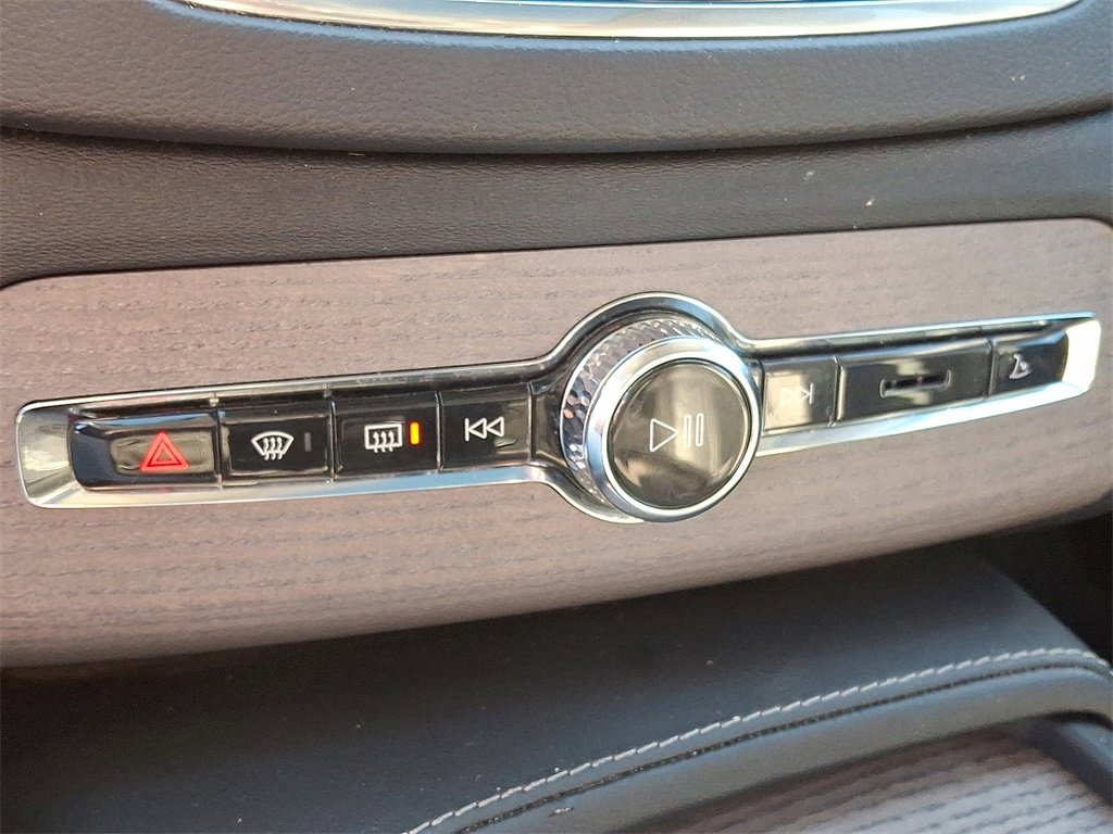 Used 2022 Volvo XC90 T6 Inscription w/ Advanced Package image 16