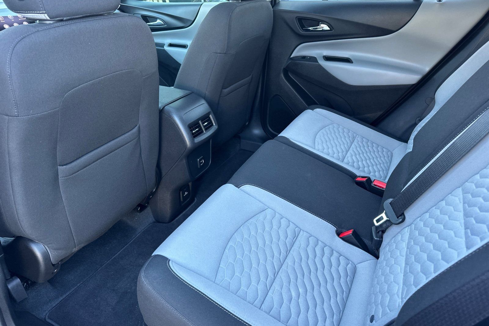 Used 2019 Chevrolet Equinox LT w/ Sun & Navigation Package image 14