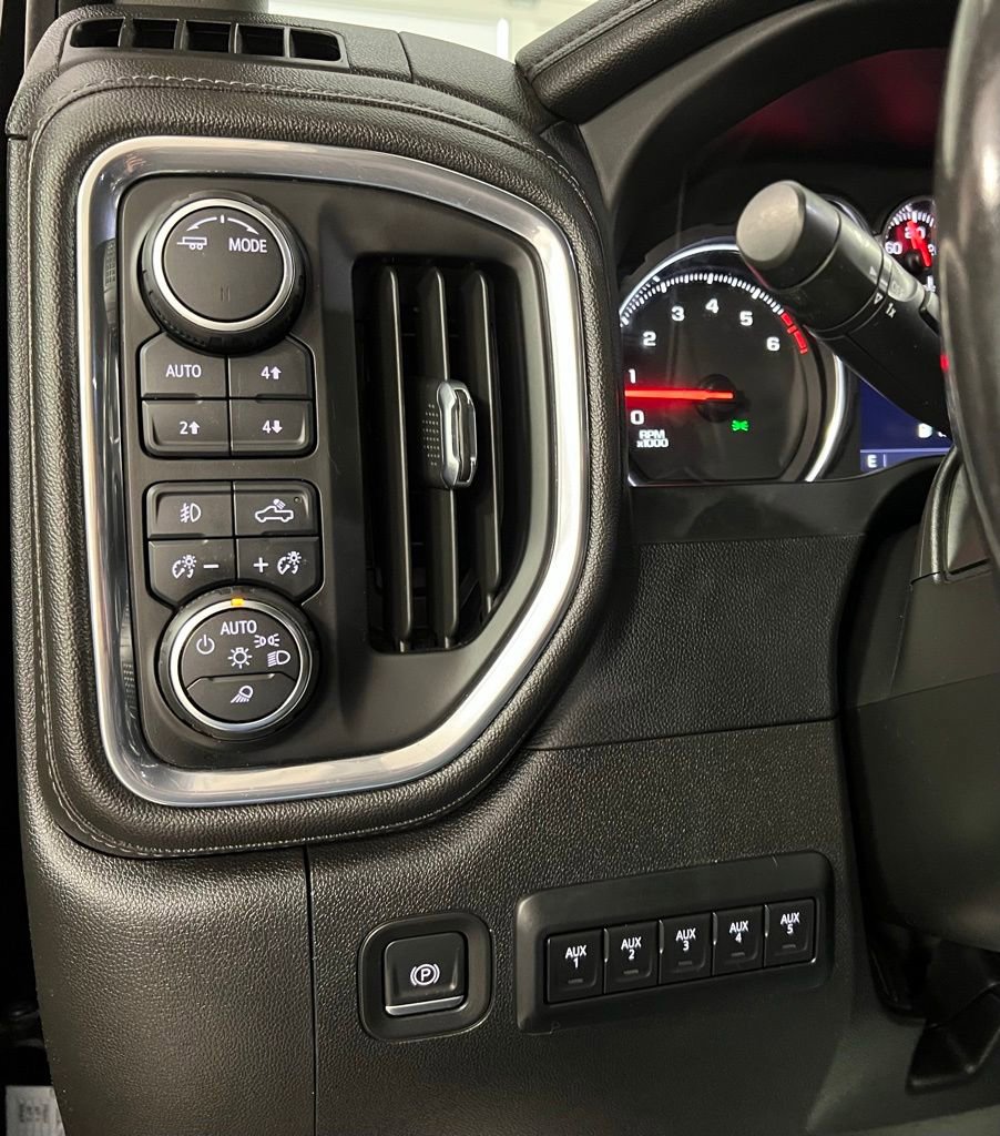 Used 2022 Chevrolet Silverado 3500 LTZ w/ LTZ Convenience Package AWD/4WD image 38