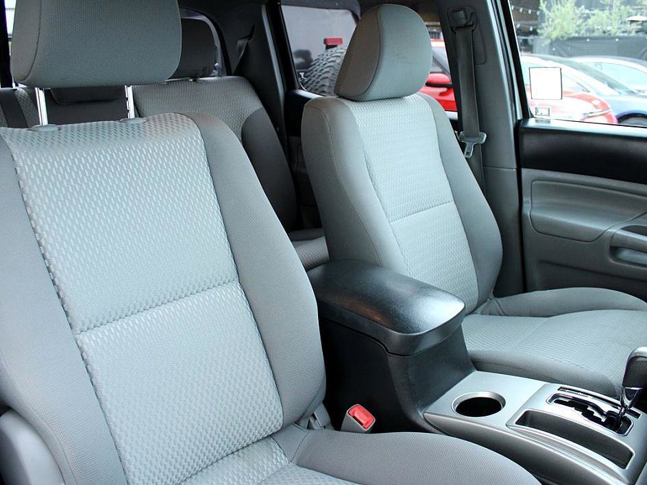 Used 2014 Toyota Tacoma PreRunner image 17