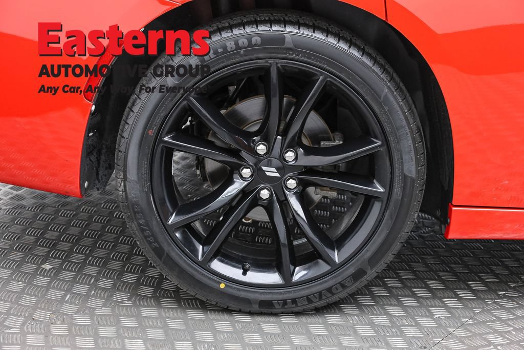 Used 2018 Dodge Charger SXT w/ Blacktop Package RWD image 29