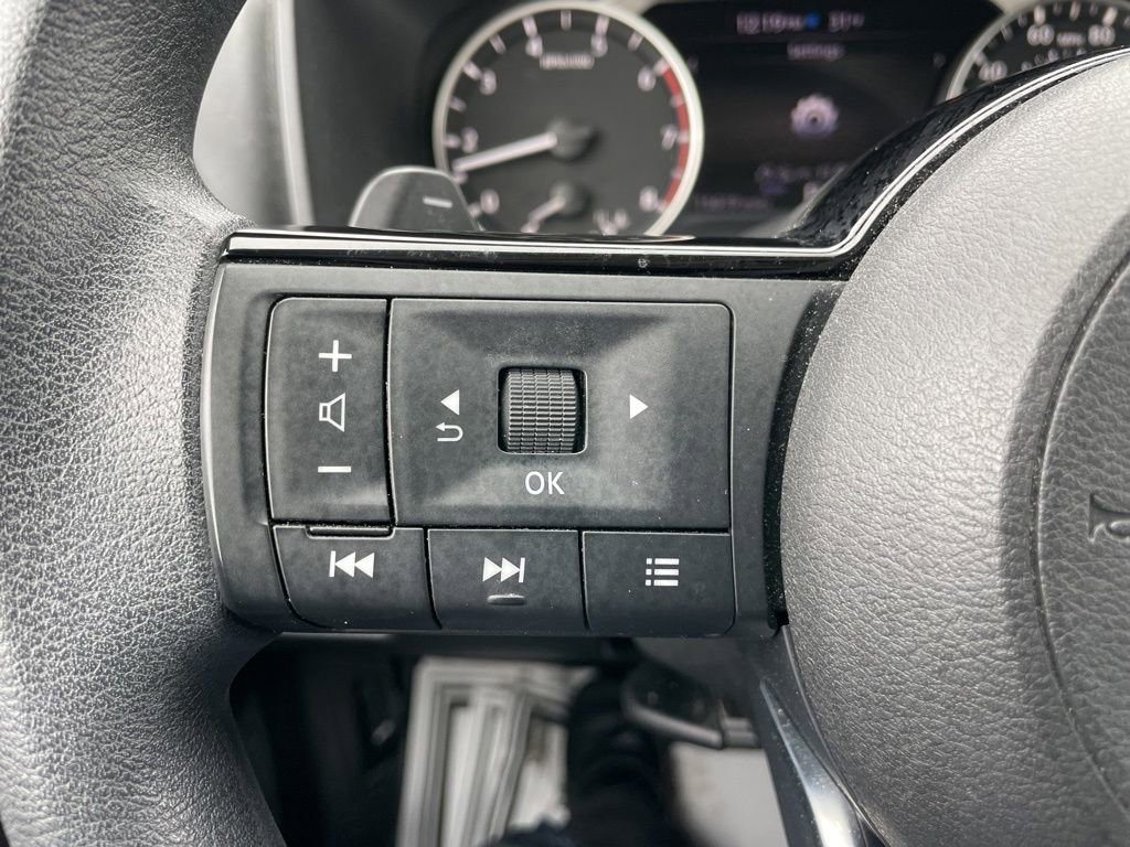 Certified 2023 Nissan Rogue SV image 18