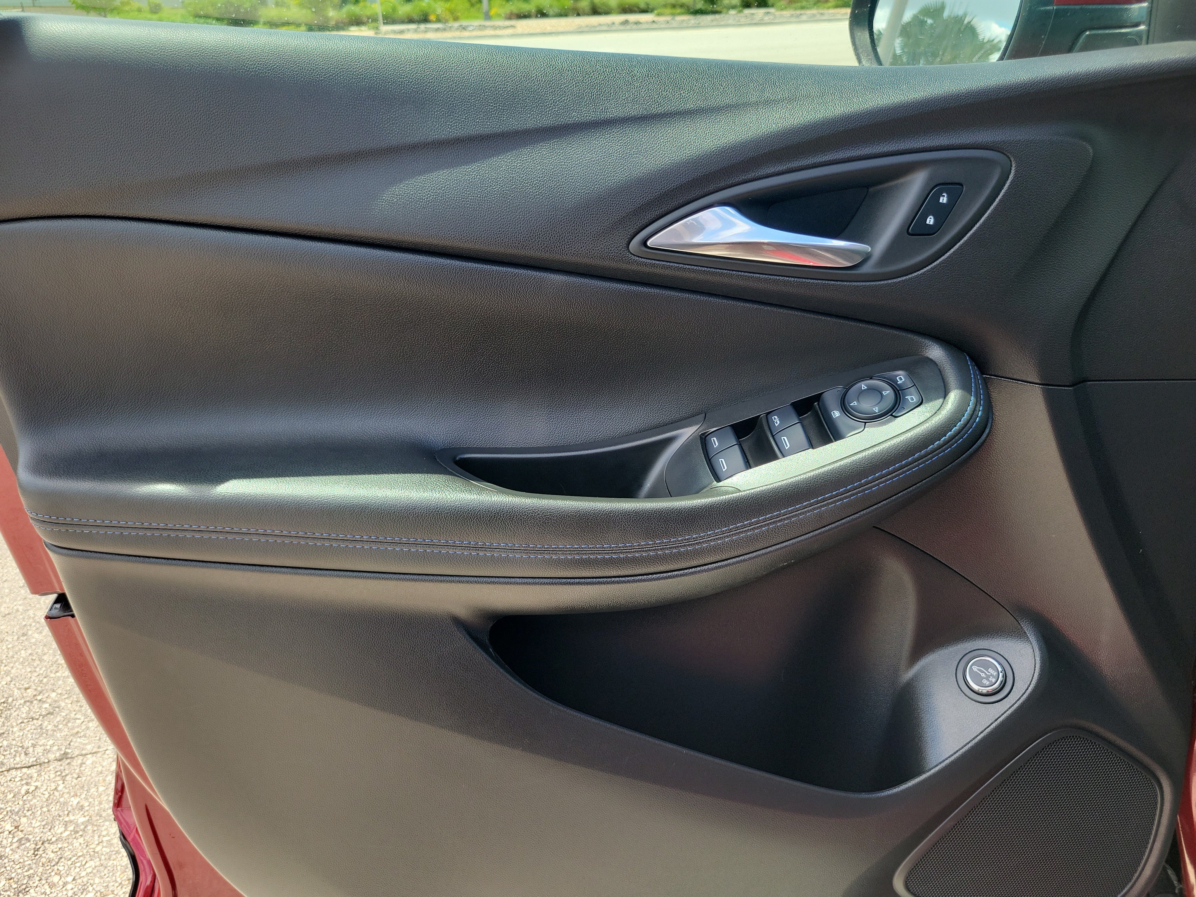 Used 2025 Buick Encore GX Sport Touring w/ Comfort Package FWD image 24