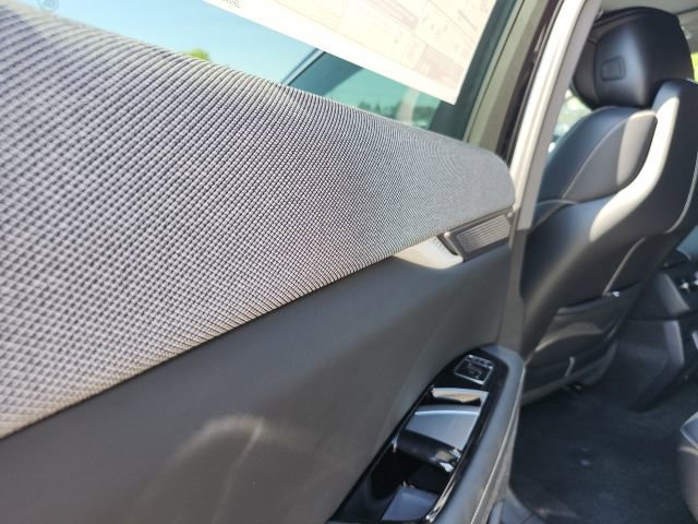 New 2025 Cadillac Optiq Luxury 2 image 11